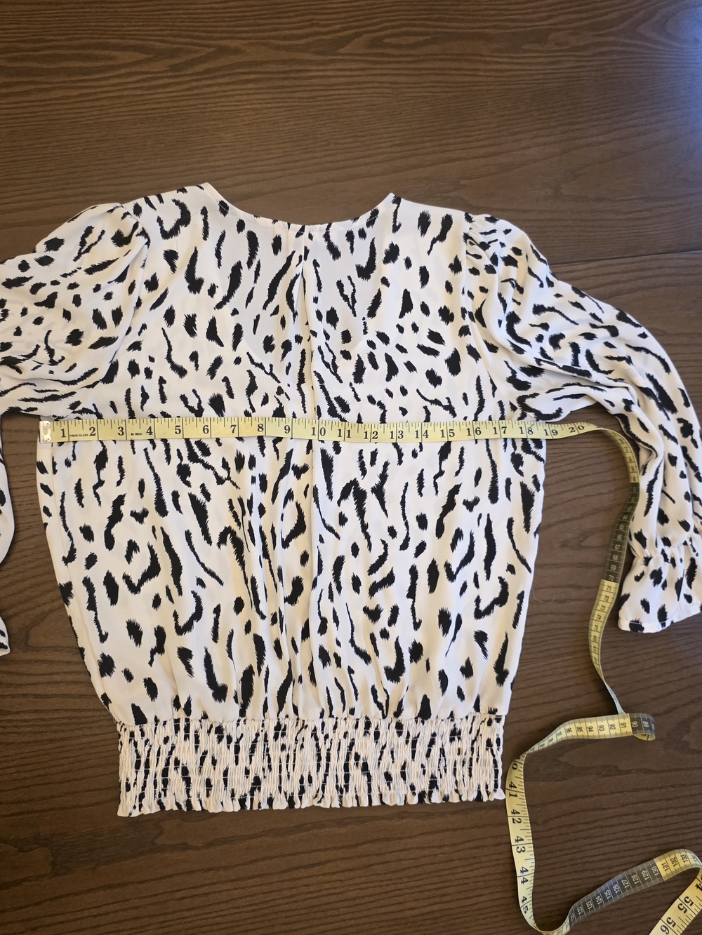 Philosophy Animal Print Smocked Blouse Long Slevees V-neck Quiet Luxury Mob Wife - Picture 7 of 8